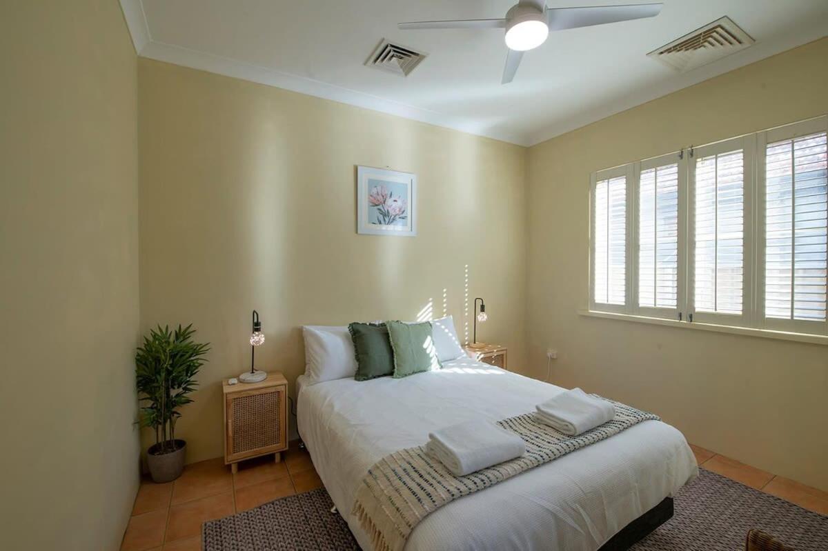 Tranquil Taylor - Two-Storey Cbd Family Home, Bbq Dubbo Eksteriør bilde