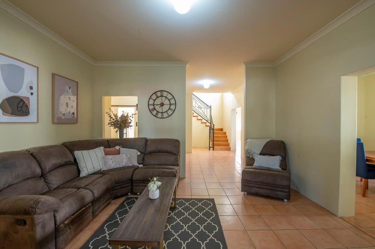 Tranquil Taylor - Two-Storey Cbd Family Home, Bbq Dubbo Eksteriør bilde